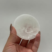 Load image into Gallery viewer, Selenite Bowls Small