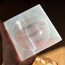 Load image into Gallery viewer, Selenite Bowl