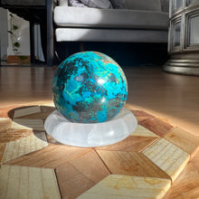 Load image into Gallery viewer, Selenite Sphere Holder
